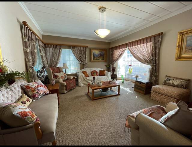 4 BEDROOM FREEHOLD SOLD IN MEYERSDAL